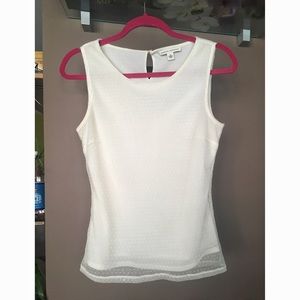 ⬇️$25Banana republic polka dot sleeveless lace top